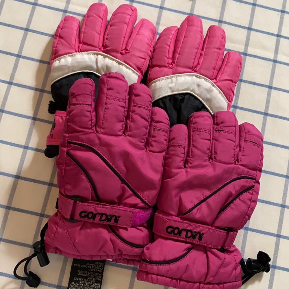 Two Pairs Girls winter gloves
